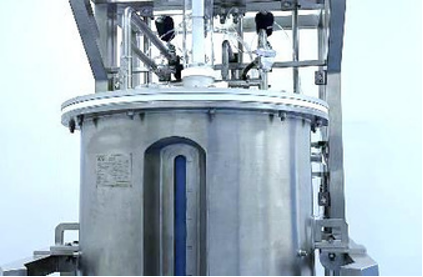 Solid and liquid phase synthesizers